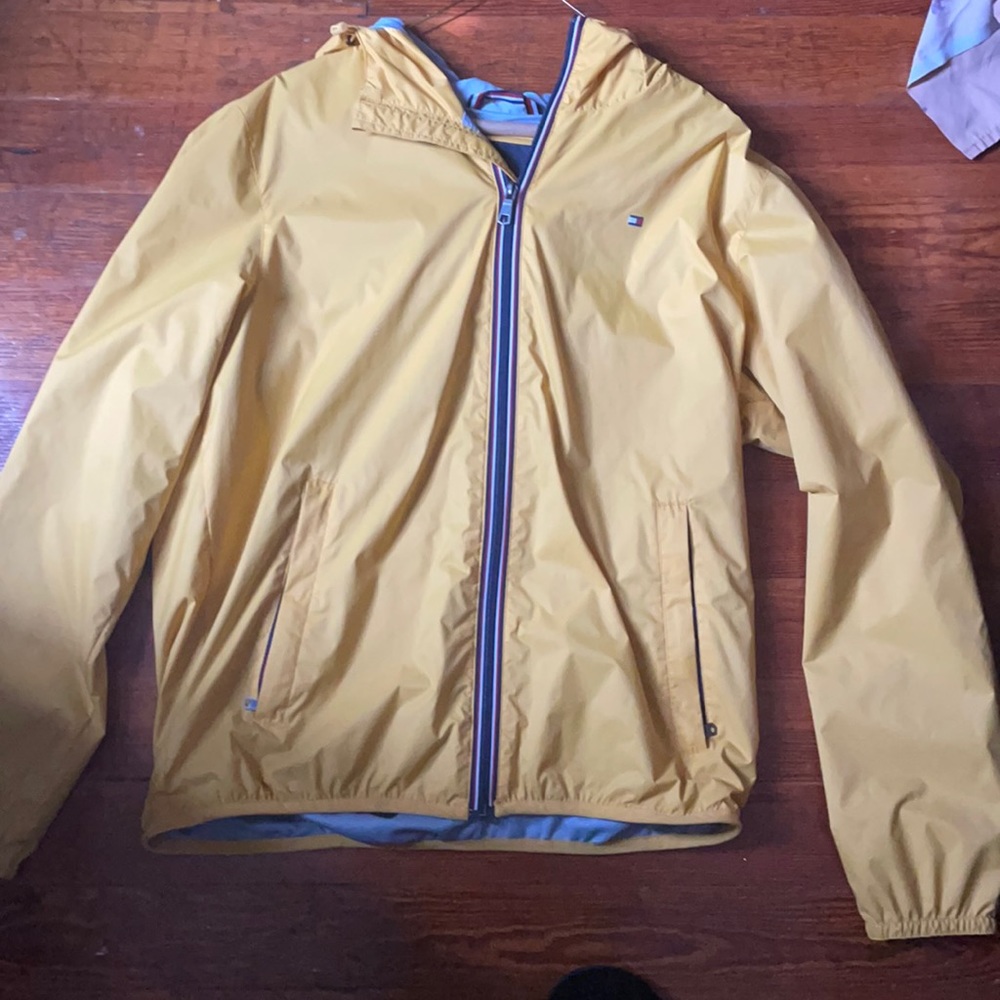 Yellow Tommy Hilfiger wind breaker (M)
